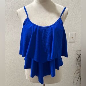 Adisputent Women's Swim Top
Size: XL
NWT